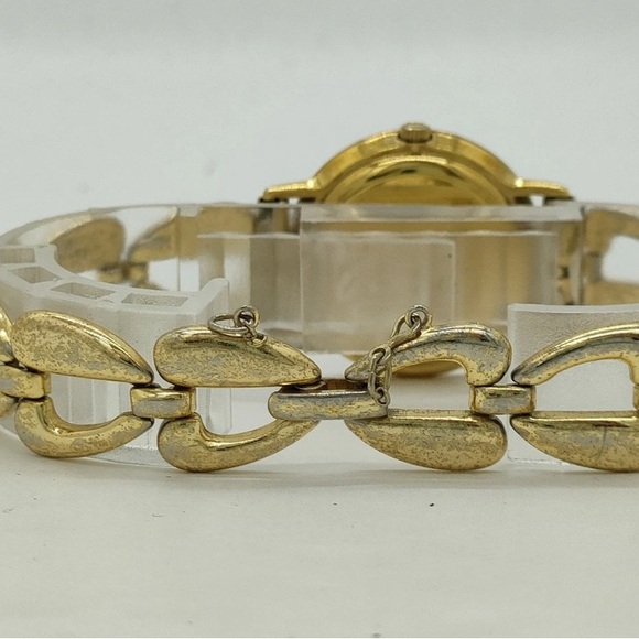 Sale‼️Gucci Watch Authentic   3000 25mm Women's Greens X Gold -Preowned As Is - Picture 4 of 8